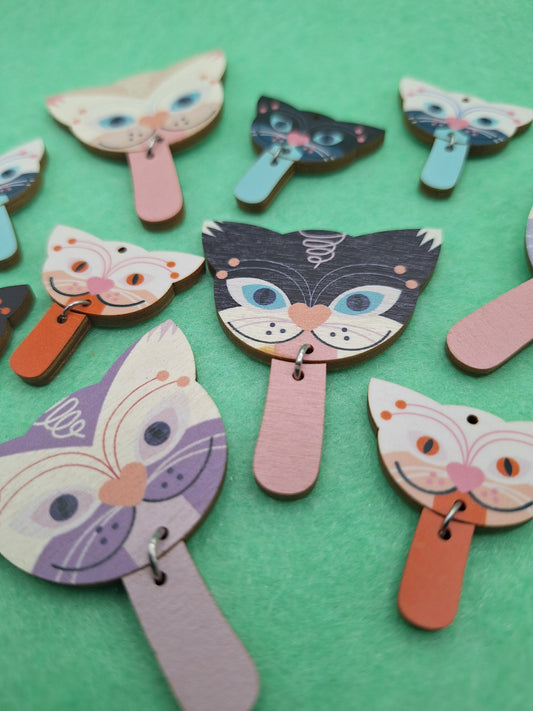 Lällällää -rintakoru